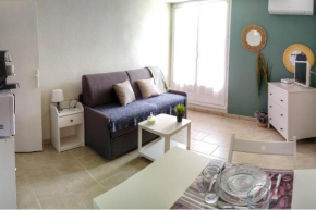 Charming studio with balcony near the sea, Bormes-Les-Mimosas
